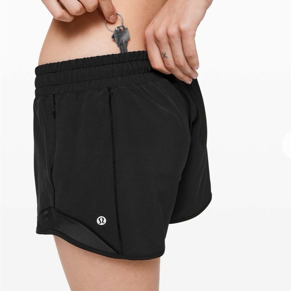 LULULEMON Hotty Hot Short II Long 4" In Black Size 4 - Picture 3 of 6